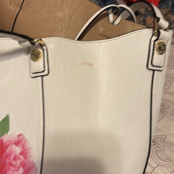 🔥Calvin Klein Leather Floral Tote and Pouch PRICED TO SELL - Picture 7 of 9